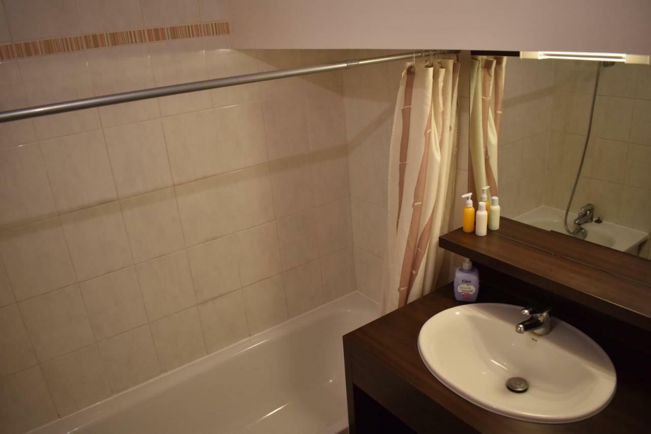 Duplex à 1 kilomètre de Disneyland Paris Montévrain Extérieur photo