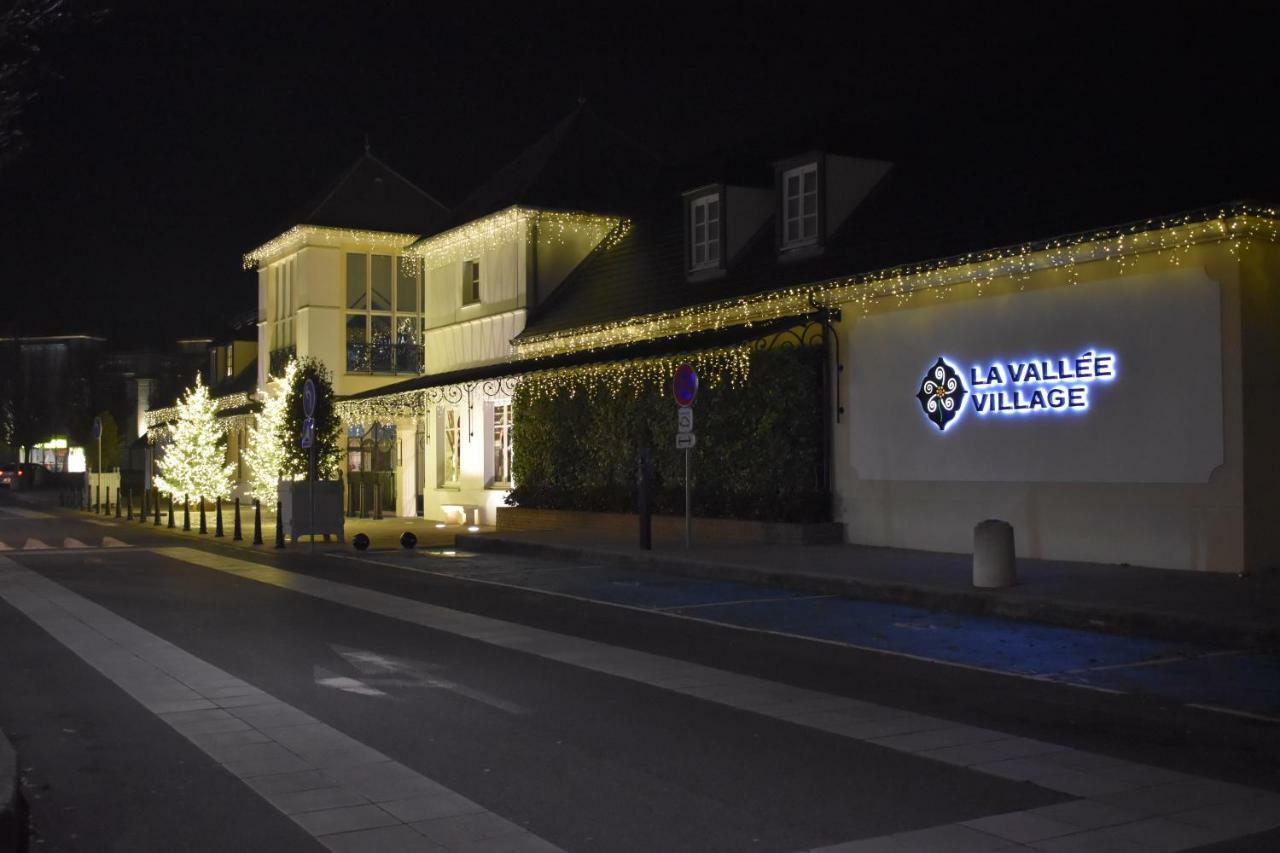 Duplex à 1 kilomètre de Disneyland Paris Montévrain Extérieur photo